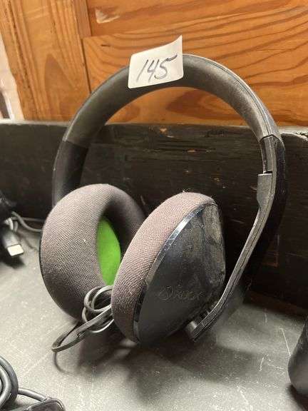 Microsoft Xbox One Stereo Headset, model S4V-00012