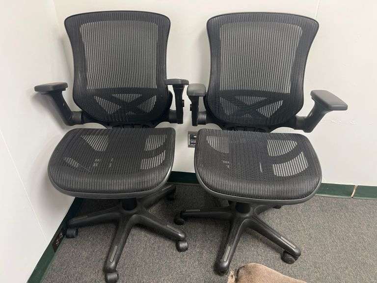 Mesh office chair