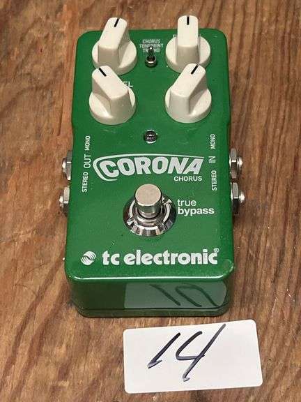 TC Electronic Corona Chorus pedal, guitar effect pedal featuring four control knobs and a toggle switch.