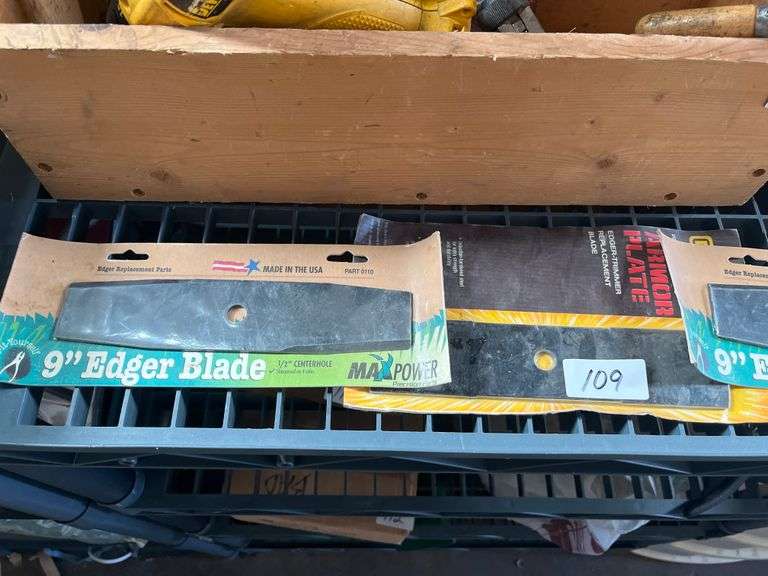 MaxPower 9-inch edger blade (Part 0110) with a 1/2-inch round center hole