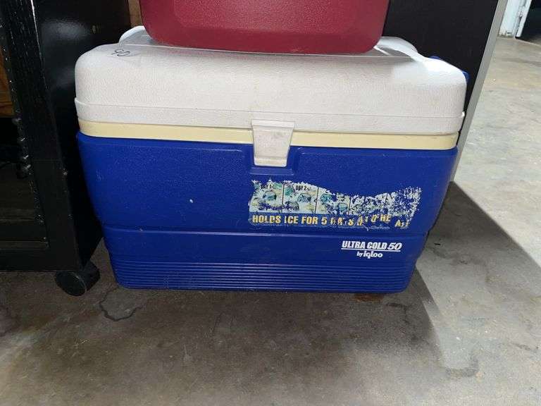 50-quart Igloo Ultra Cold cooler