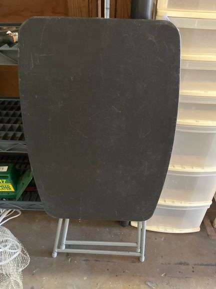 Personal folding tray table