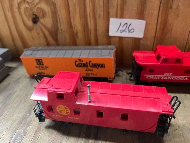 vintage Tyco HO Scale Chattanooga cabooses.The models include numbers 607 and 917. Dated back to the 70's