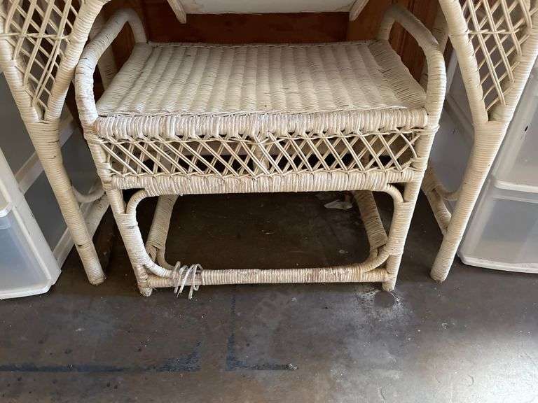 Vintage style Wicker furniture incld. Vanity, stool, and more