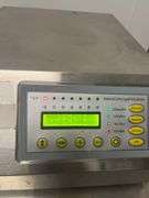 GFK-160 numerical control liquid filling machine, two operation modes: automatic or foot-pedal controlled, 2ml to 3500ml,