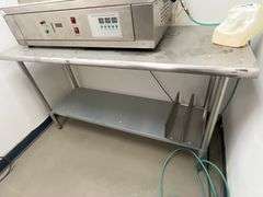 Commercial stainless steel worktable