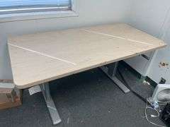 Height-adjustable sit-stand workstation 29" x 58"