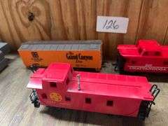 vintage Tyco HO Scale Chattanooga cabooses.The models include numbers 607 and 917. Dated back to the 70's