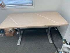 Height-adjustable sit-stand workstation 29" x 58"