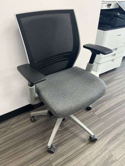 SIT ON IT SEATING AMPLIFY UPHOLSTERED ROLLING OFFICE CHAIR 3-2215-77435 ADJUSTABLE MESH BACK REST, HEIGHT, AND ARMRESTS
