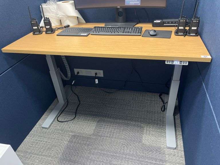 ADJUSTABLE HEIGHT ELECTRONIC STANDING DESK KDZT006 WITH POWER STRIP MOUNTED UNDERNEATH, DIGITAL HEIGHT DISPLAY, 3-PROGRAMMABLE SETTINGS STROKE: 663mm 58"x28" HEIGHT 22.5"MIN - 48.5"MAX H