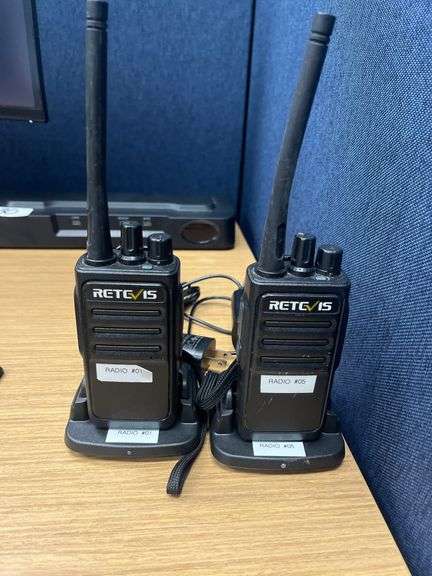 RETEVIS RT17 HANDHELD LONG RANGE PORTABLE FRS WALKIE TALKIES COMPLETE WITH CHARGING STATION & POWER SUPPLY