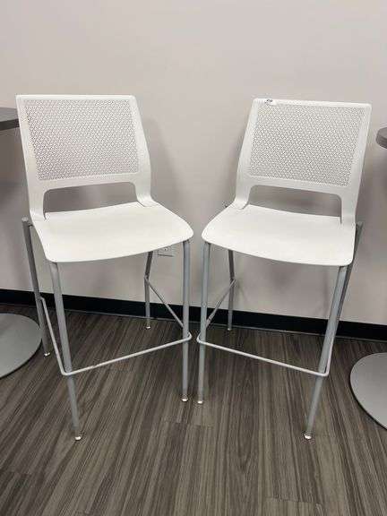 SET OF SITONIT SEATING LUMIN BREAKROOM CHAIRS 46"