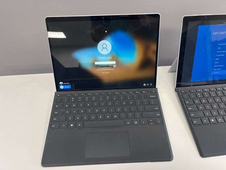 MICROSOFT 1961 256GB 12.3" 2-IN-1 PRO 7+ LTE ADVANCED TABLET POWERS ON RESET AND READY FOR NEW USER