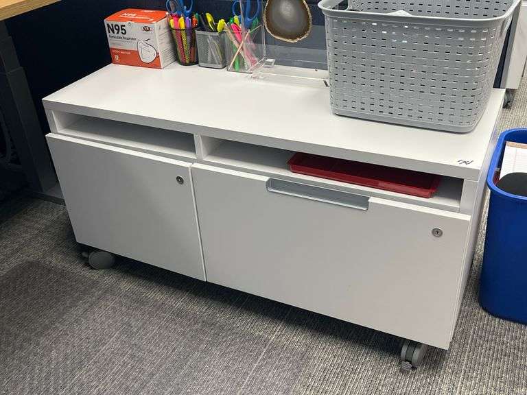 WHITE LOW CABINET WITH SINGLE DRAWER, ON WHEELS W/ BRAKES INCLUDED APROX 42"x16"x21"