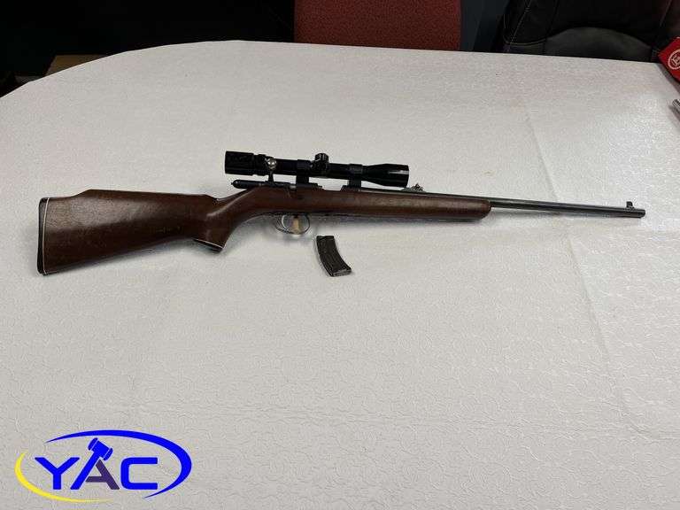 REMINGTON MODEL 525 .22 BOLT-ACTION RIFLE W/ 2.5X SCOPE A6057307