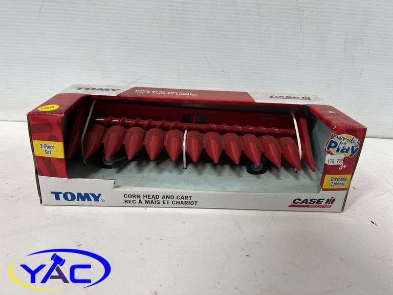 Case IH 12 Row Corn Header with Trailer - 1:32 Scale