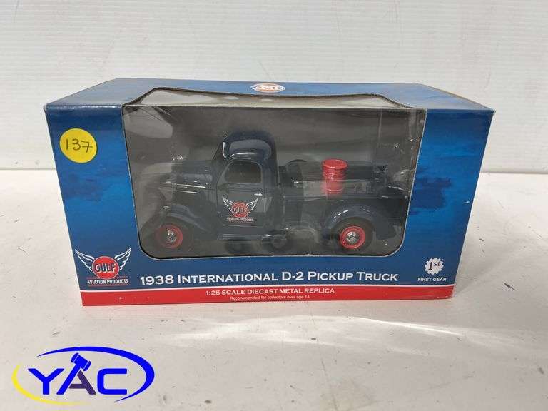 International D-2 Pickup Truck - 1:25 Scale