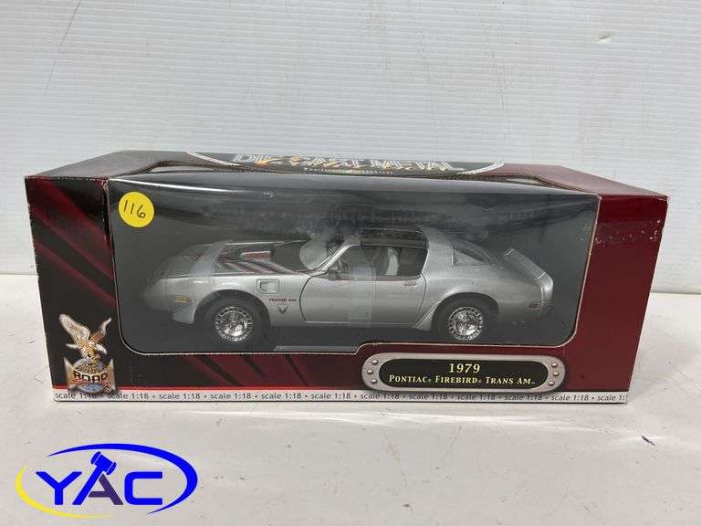1979 Pontiac Firebird Trans Am 1:18 Scale - Road Signature