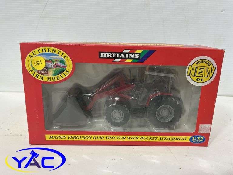 Massey Ferguson 6140 with Front End Loader - 1:32 Scale