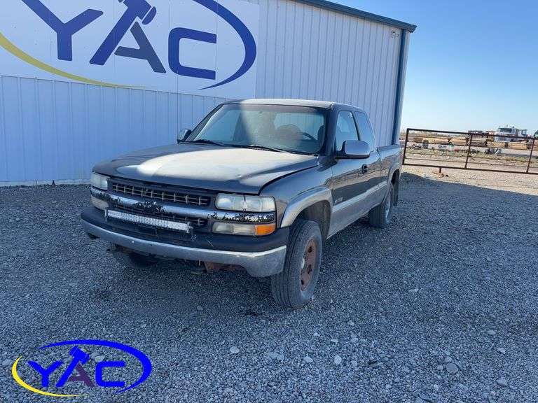 2000 CHEVROLET SILVERADO 2500 EXT CAB 4WD