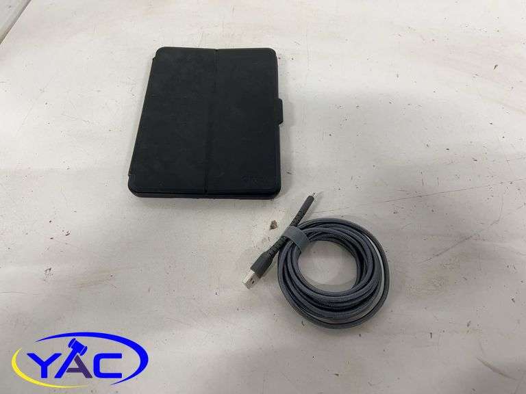 4th Gen iPad W/ Cord