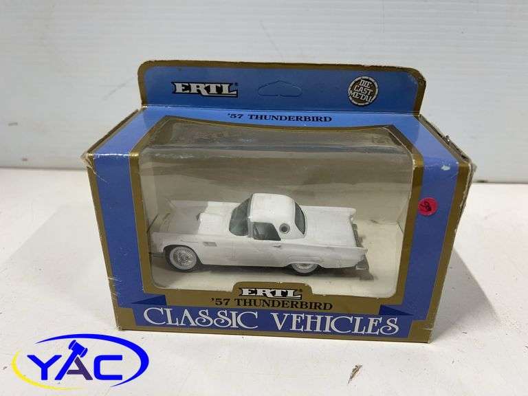 1957 Ford Thunderbird - 1:43 Scale