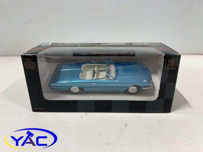 1966 Ford Thunderbird - 1:43 Scale