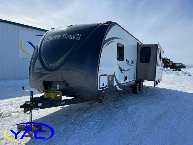 2014  HEARTLAND   NORTH TRAIL CAMPER