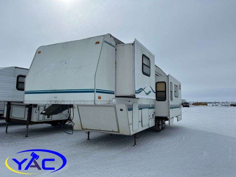 1998  PROWLER  5Z CAMPER
