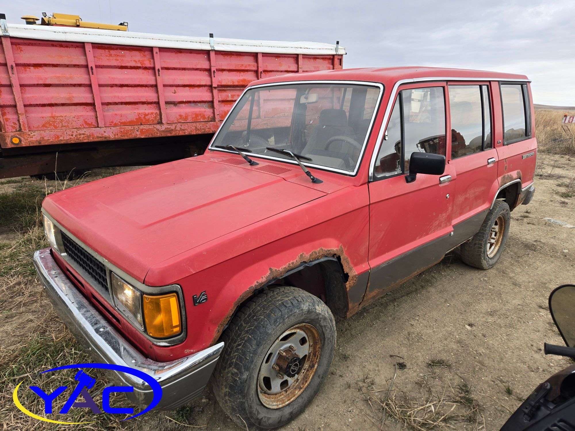 レトロ　ISUZU トレーラー　1991年製　ダンロップ　貴重　レア 1991 ISUZU TROOPER 4WD - YAC Auctions