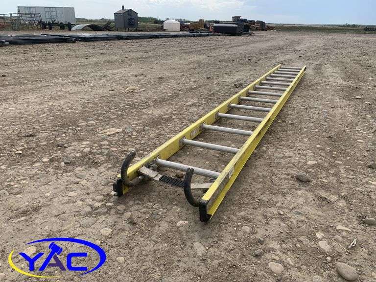 14' Single Rung Ladder with Roof Hooks - YAC Auctions