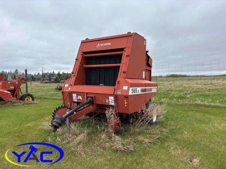 1993 HESSTON 565A ROUND BALER