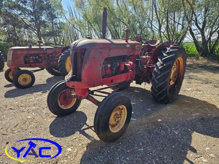 1948 COCKSHUTT 40 ANTIQUE TRACTOR