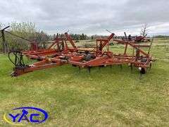 MODEL 45 IH VIBRA SHANK CULTIVATOR