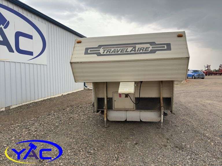 1987  TRAVELAIRE  MODEL W200 FIFTH WHEEL CAMPER