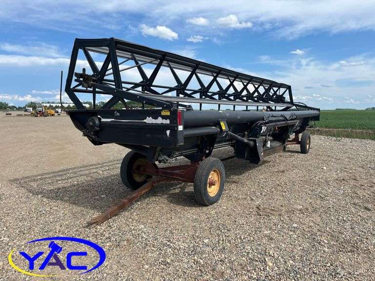 960 MACDON 30' HEADER W/ JD ADAPTOR