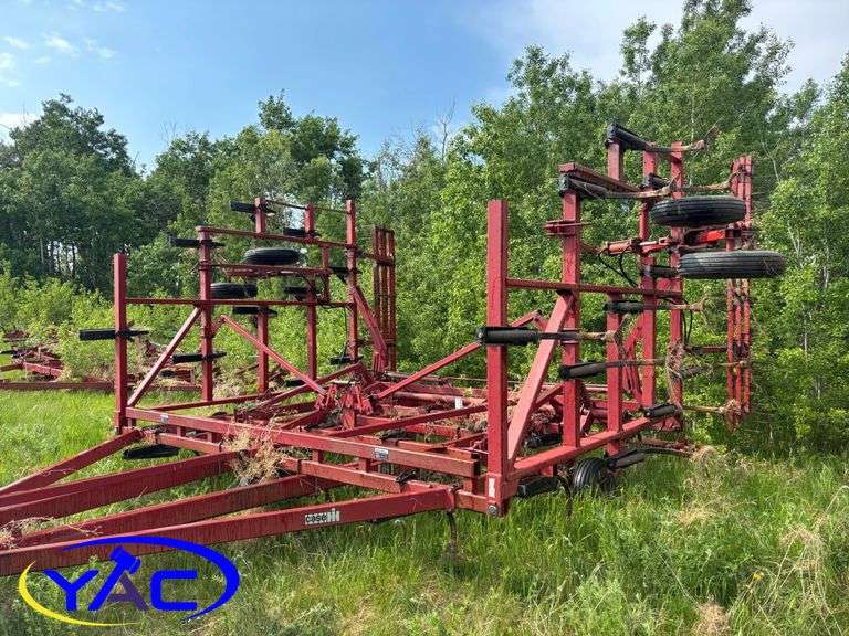 28' IH 4700 CULTIVATOR