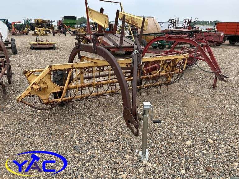NEW HOLLAND 56 HAY RAKE