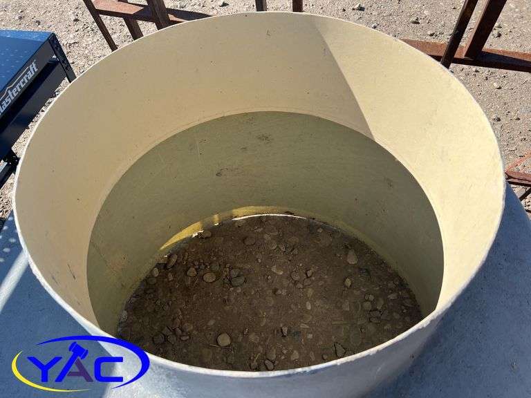 Well Topper Fiber Glass Well Topper - YAC Auctions