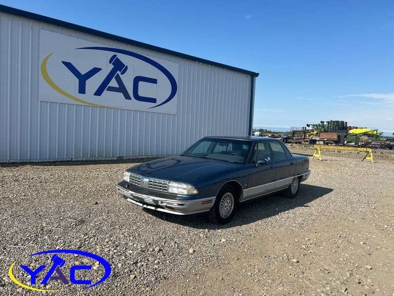 1992  OLDSMOBILE  NINETY EIGHT (98)