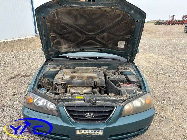 2004  HYUNDAI  ELANTRA GL 4DR