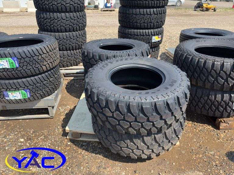4- 35X12.50R17 Tires (BUYER MUST PAY 4X THE BID PRICE)
