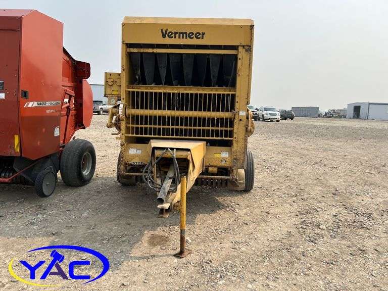 VERMEER 605 SUPER J ROUND BALER