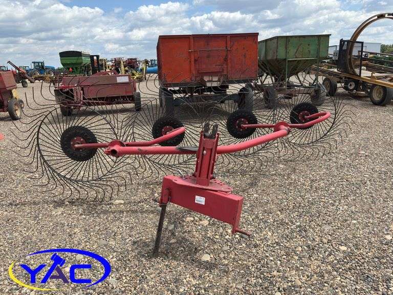 3 PTH 4 WHEEL HAY RAKE