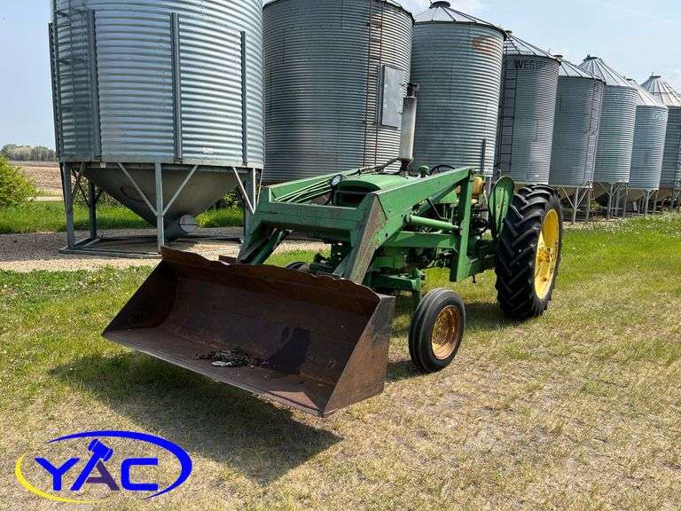 JOHN DEERE 1010 TRACTOR