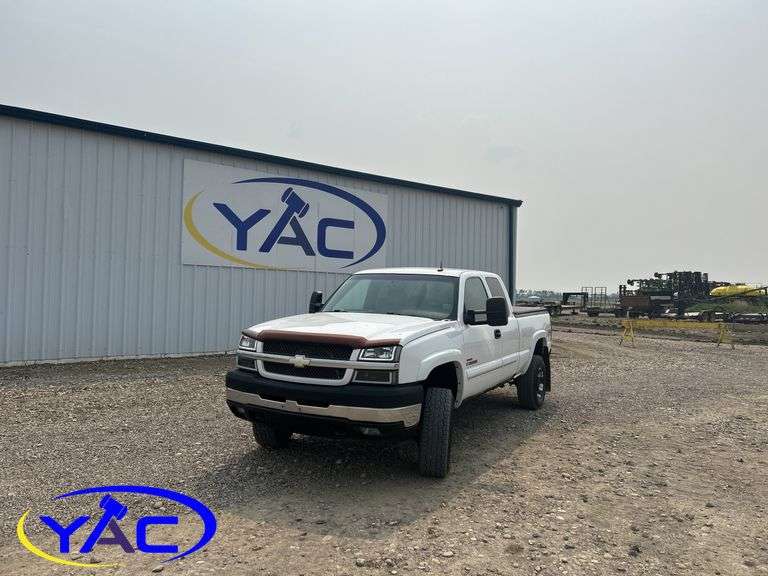 2003  CHEVROLET  SILVERADO 2500HD EXT CAB 4WD DIESEL