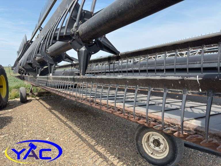 MACDON 962 HARVEST HEADER