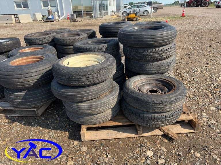 14 - 15" Concord Packer Tires (Rims Only - Tires Weathered & Cracked)