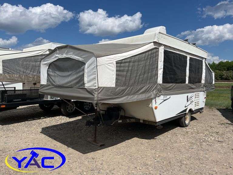 2008  FOREST RIVER  YEARLINGS BUMPER HITCH TRAILER